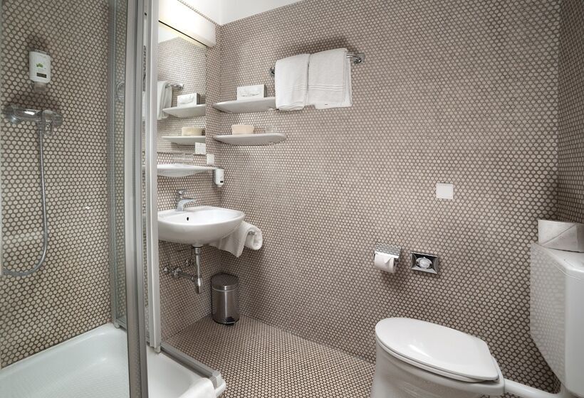 اتاق عادی, Vier Jahreszeiten