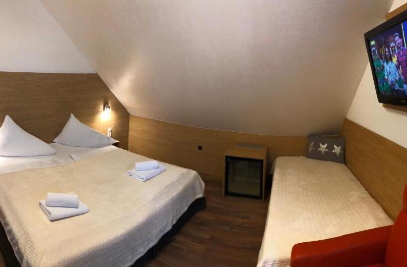 Standard Triple Room, Vogelweiderhof