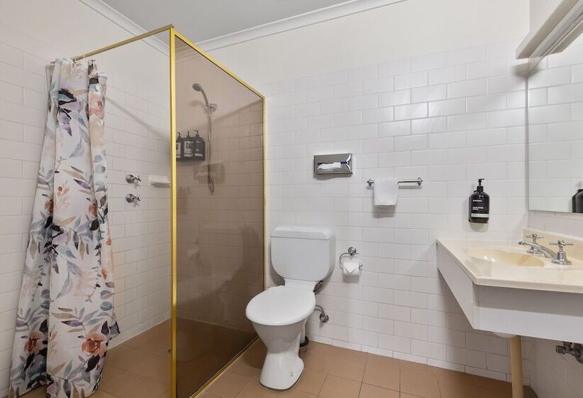 غرفة ديلوكس, Adelaide Paringa