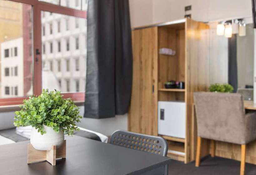 غرفة ديلوكس, Adelaide Paringa