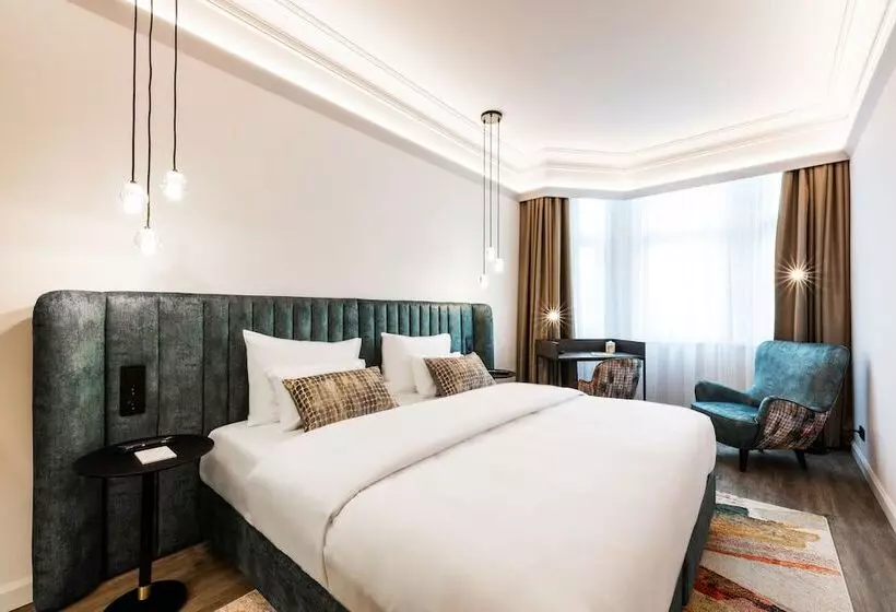 سوییت جونیور, O11 Boutique Hotel Vienna