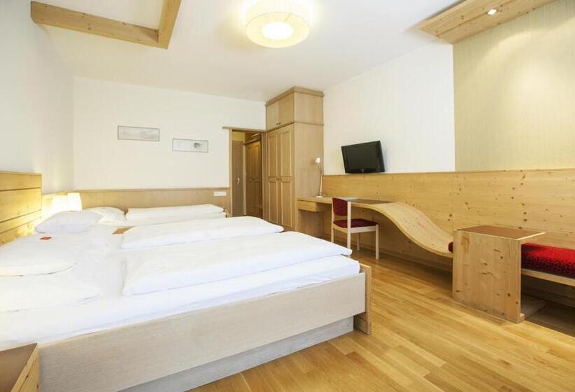 Номер Стандарт Трехместный, Parkhotel Matrei