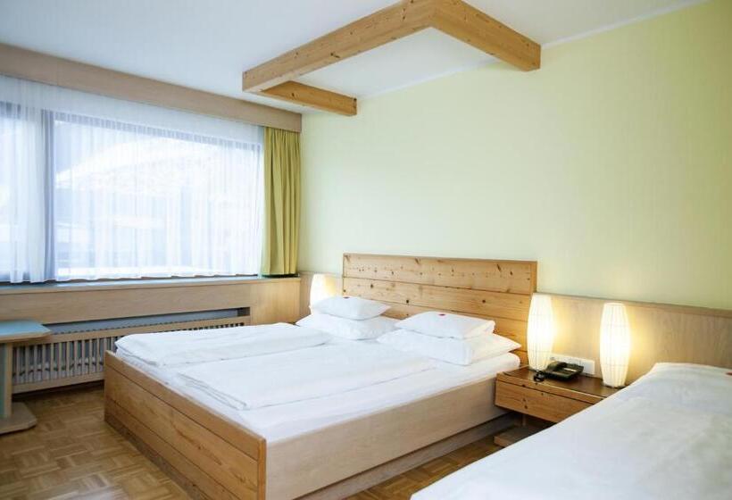 Четырехместный Номер Стандарт, Parkhotel Matrei