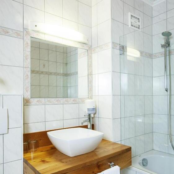 Четырехместный Номер Стандарт, Parkhotel Matrei