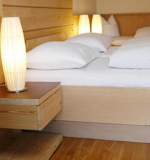 Четырехместный Номер Стандарт, Parkhotel Matrei