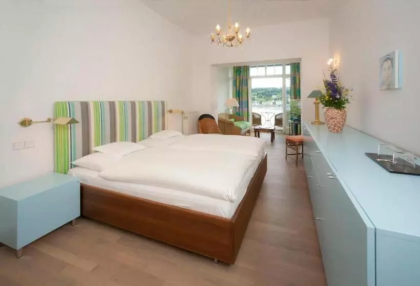 Standard-huone Järvinäkymä, Seehotel Hubertushof