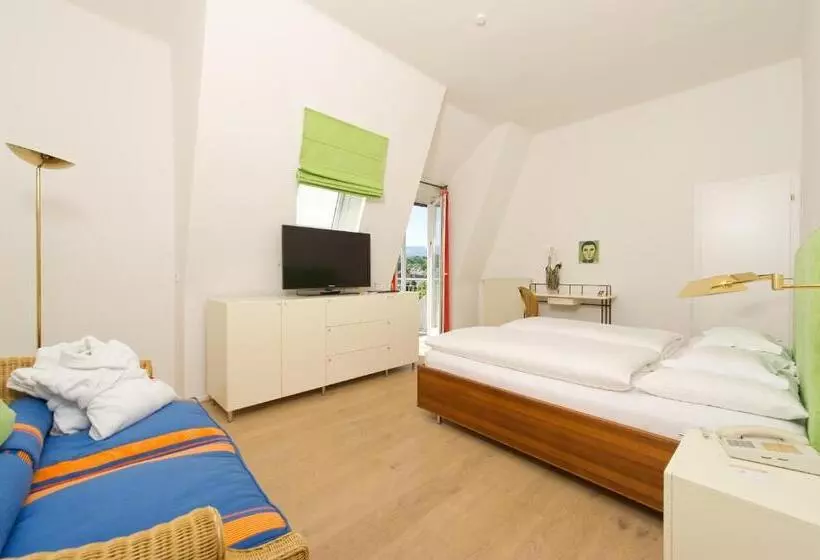 Comfort room with lake view, Seehotel Hubertushof
