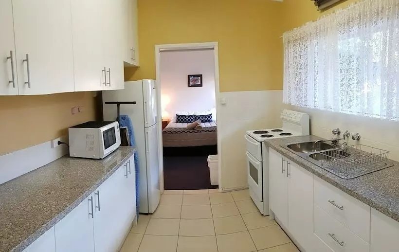 ３ベッドルームアパートメント, Amber Court Motel, Coonabarabran