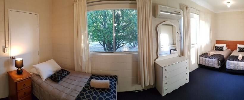 Апартаменты 3 Спальни, Amber Court Motel, Coonabarabran