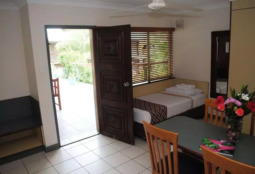 اتاق خانوادگی, Bay Village Tropical Retreat & Apartments