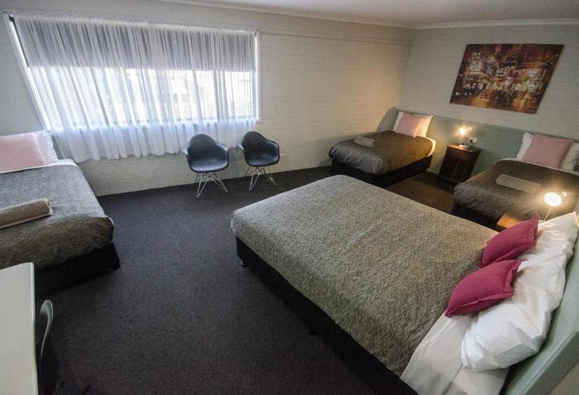 جناح عائلي, Central Deborah Motel