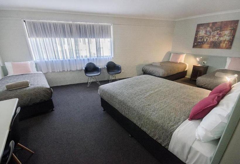 جناح عائلي, Central Deborah Motel