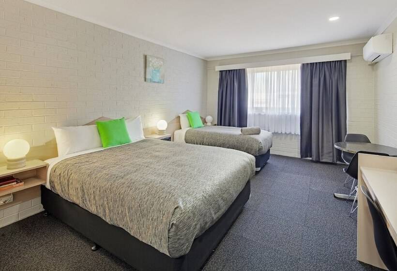 غرفة إقتصادية ثلاثية, Central Deborah Motel