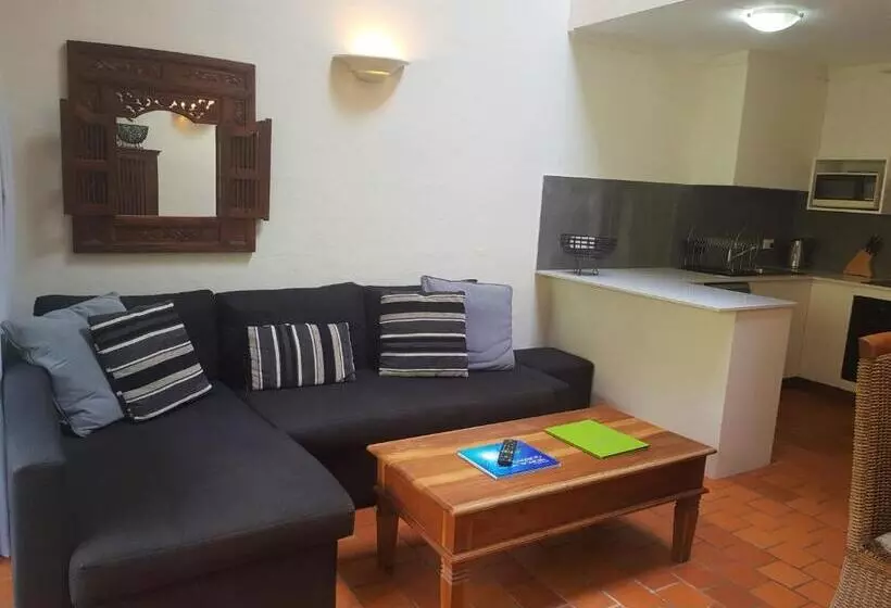 ویلای لوکس 1 خوابه, Coral Sea Villas