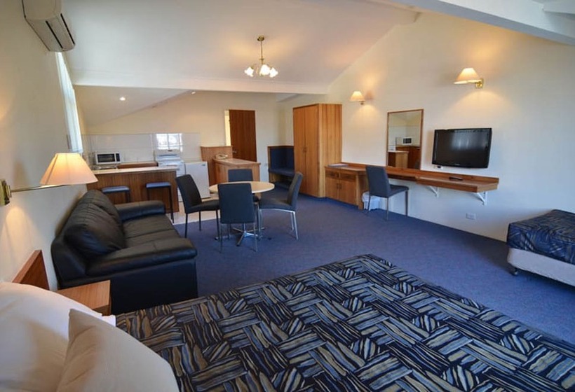 חדר משפחתי, Argyle Motor Lodge