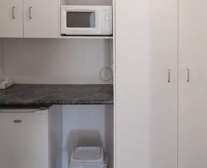 اتاق اجرایی, Arkana Motor Inn & Terrace Apartments