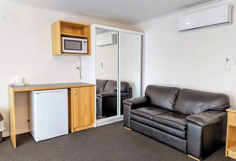 اتاق لوکس با وان آب گرم, Arkana Motor Inn & Terrace Apartments