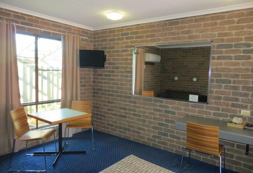 Номер Стандарт, Cattleman's Rest Motor Inn