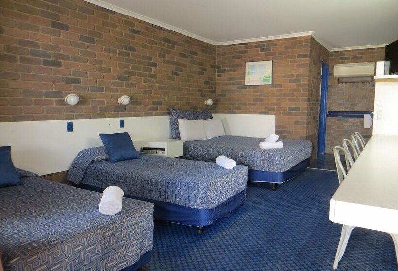 Семейный Номер, Cattleman's Rest Motor Inn