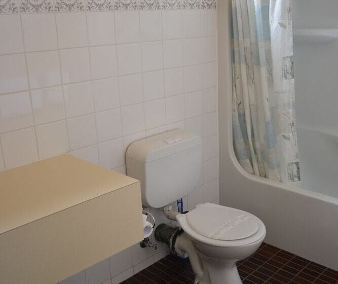 חדר משפחתי, Colac Mid City Motor Inn