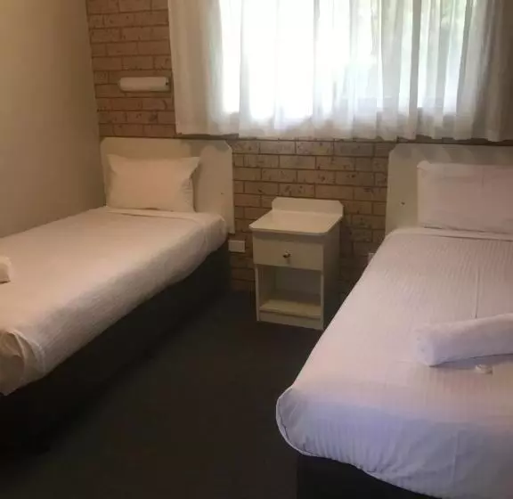 Perhehuone, Colac Mid City Motor Inn