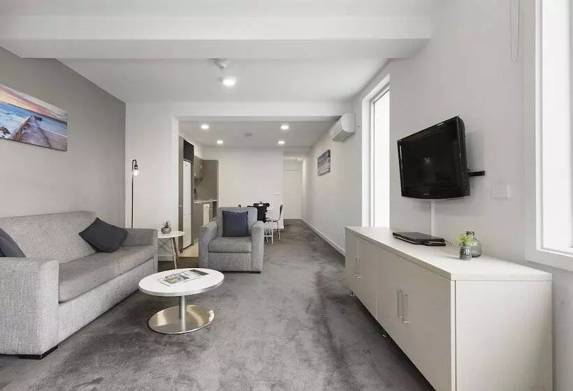 テラス付き１ベッドルームアパートメント, Cosmopolitan Hotel And Apartments