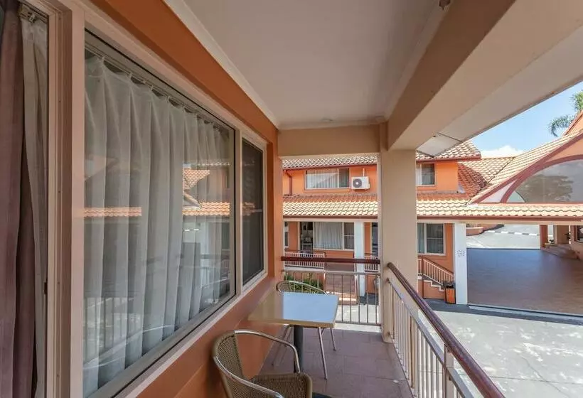 자쿠지 스위트, Engadine Motor Inn