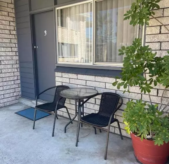 ファミリールーム, Forster Motor Inn