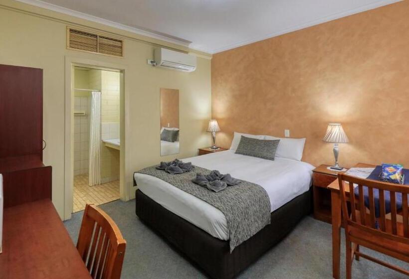 اتاق استاندارد, Oasis Motor Inn