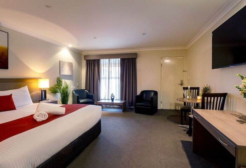 اتاق اجرایی با تخت بزرگ, Parkes International