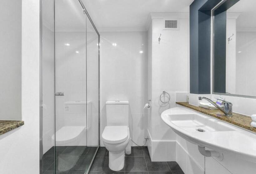 اتاق لوکس با تخت بزرگ, Airport Heritage Motel