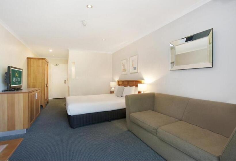 سوییت لوکس, Airport Heritage Motel