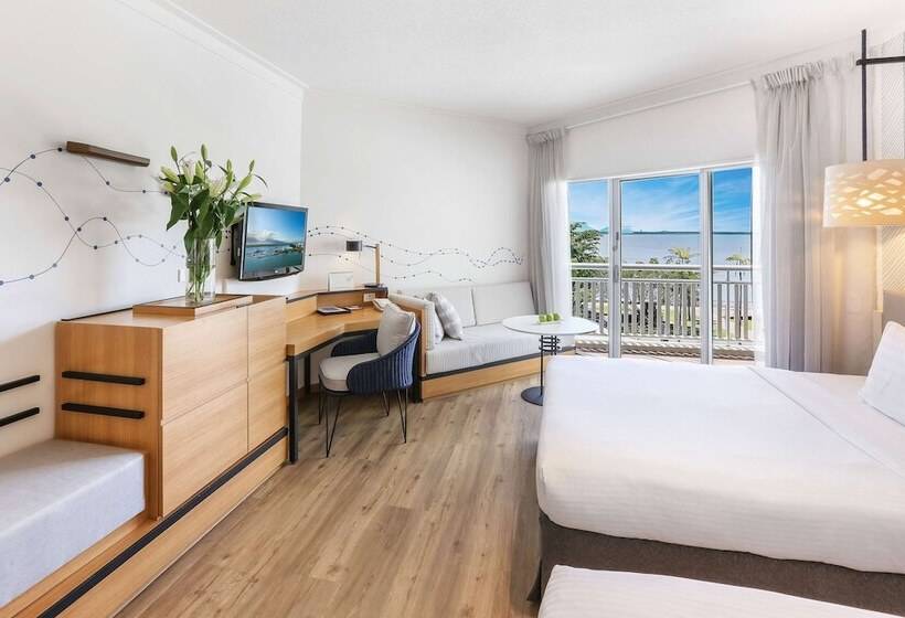 디럭스 룸 바다 전망, Shangrila The Marina, Cairns