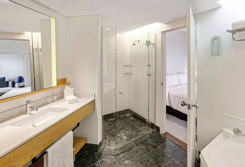 سوئیت اجرایی با مشاهده, Shangrila The Marina, Cairns