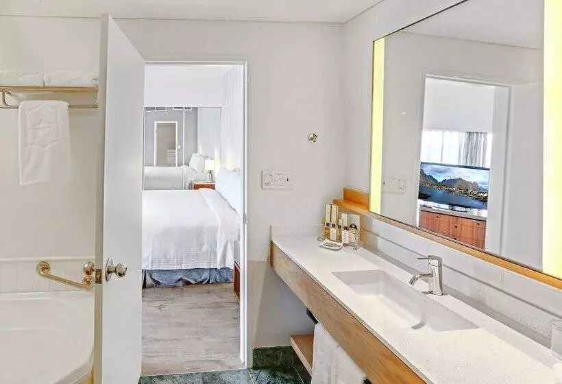 سوئیت اجرایی با مشاهده, Shangrila The Marina, Cairns