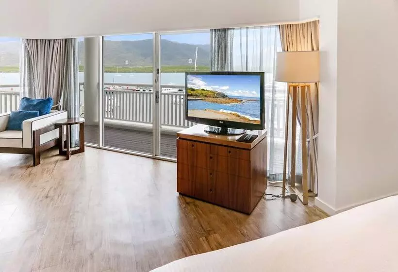سوئیت اجرایی با مشاهده, Shangrila The Marina, Cairns