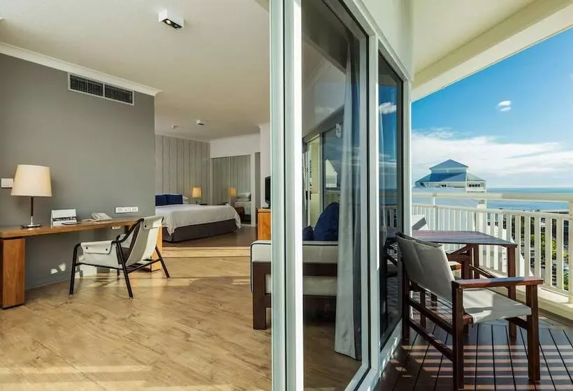 سوئیت اجرایی با مشاهده, Shangrila The Marina, Cairns