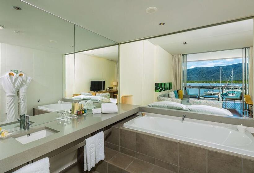 חדר קלאב, Shangrila The Marina, Cairns