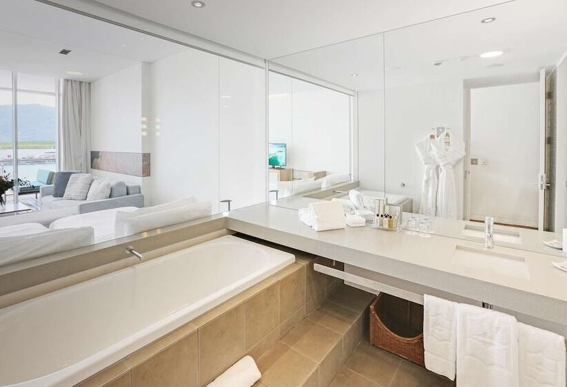 חדר קלאב, Shangrila The Marina, Cairns