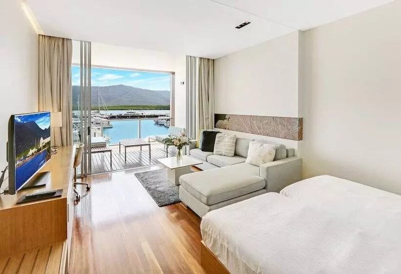 اتاق کلوب با چشم‌انداز, Shangrila The Marina, Cairns