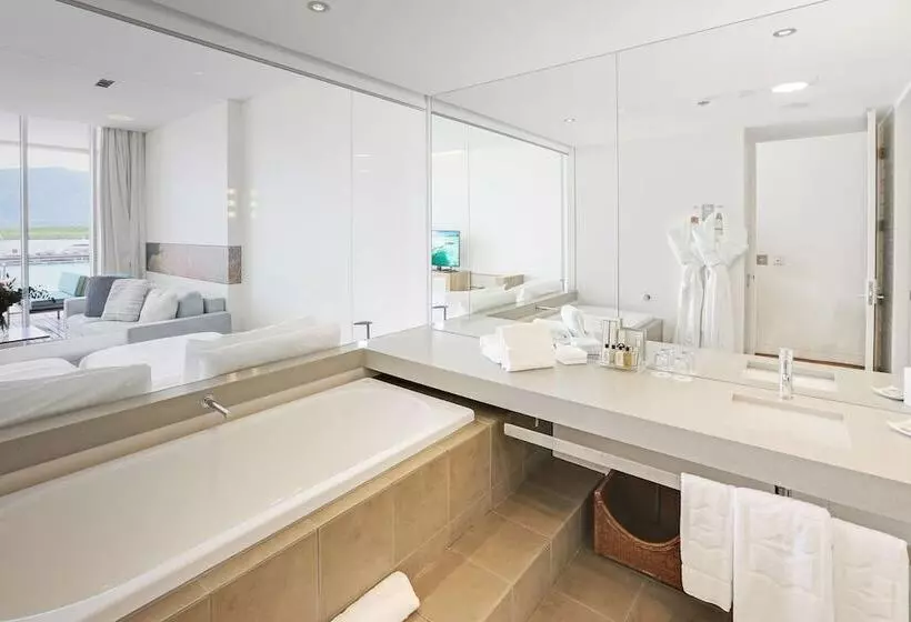 اتاق کلوب با چشم‌انداز, Shangrila The Marina, Cairns