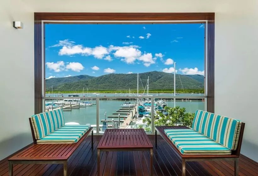 اتاق کلوب با چشم‌انداز, Shangrila The Marina, Cairns