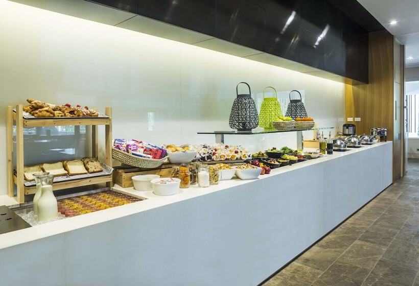 סוויטת קלאב, Shangrila The Marina, Cairns