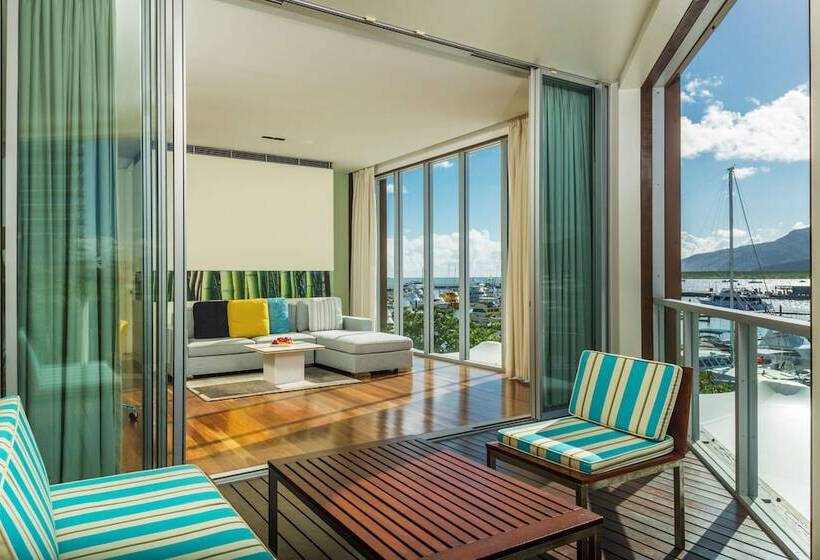 סוויטת קלאב, Shangrila The Marina, Cairns