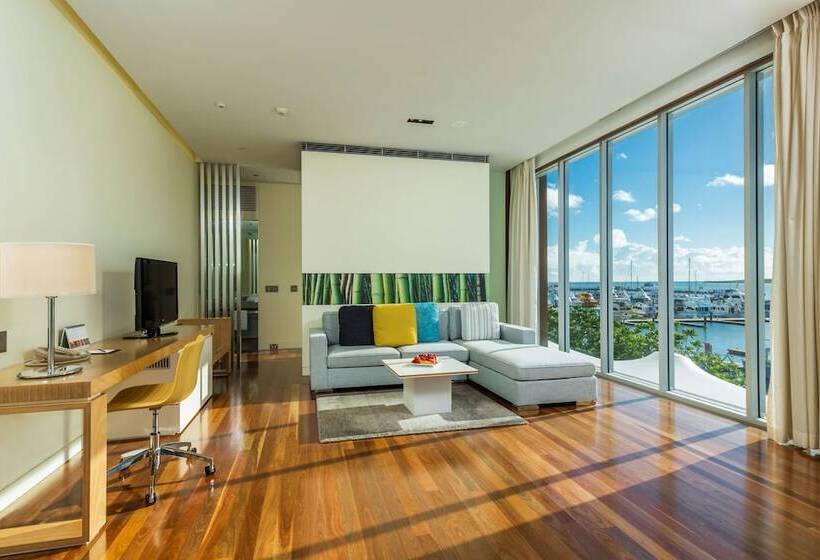 סוויטת קלאב, Shangrila The Marina, Cairns