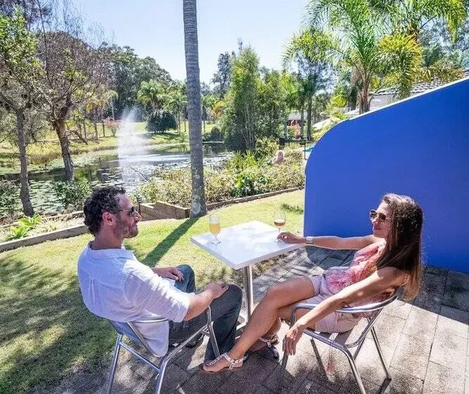 キングサイズベッドのスタンダードルーム, The Cubana Resort Nambucca Heads
