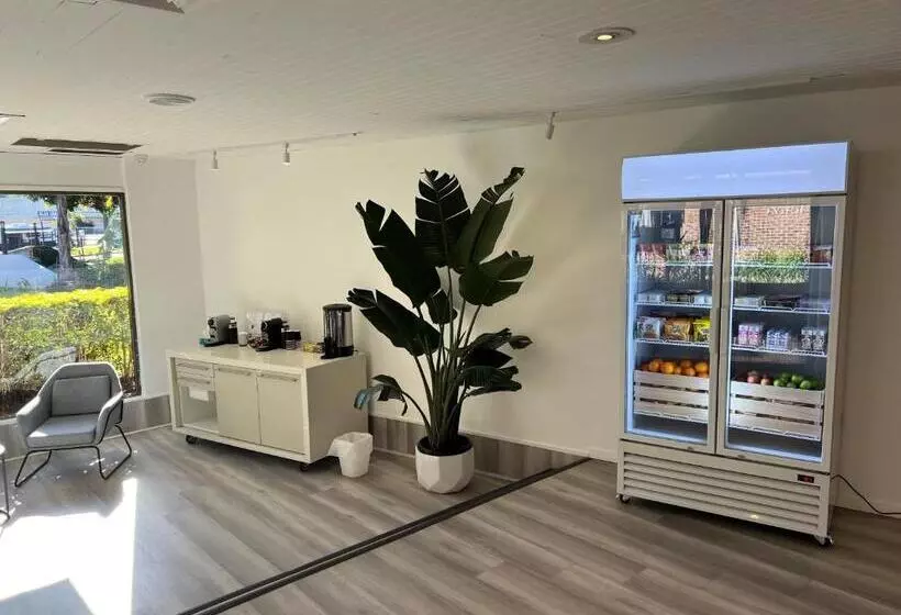 스위트, The Select Inn Gosford