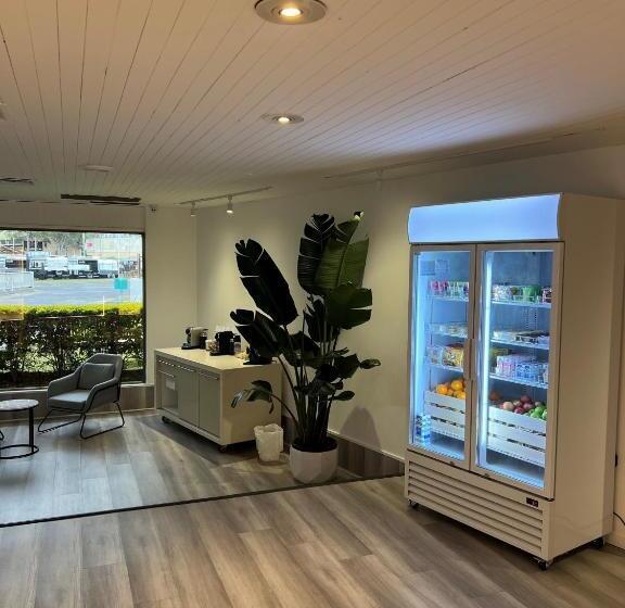 סוויטה, The Select Inn Gosford