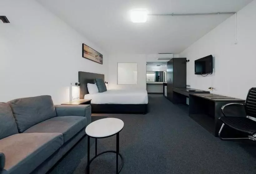 스위트, The Select Inn Gosford