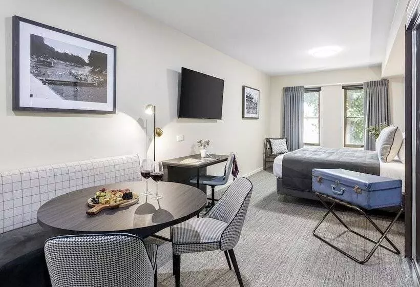 Studio Executive, Quest Echuca